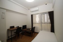 ロマネスク博多駅前　J　【敷地内駐車場】