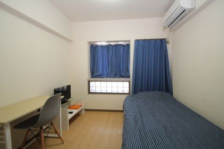 ピュアドーム天神アクロス　A　