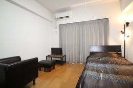 ピュアドームグランディー博多　A　【敷地内駐車場】