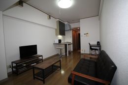 モントーレ天神　E　　【４３型テレビ設置】