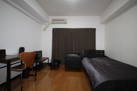 ピュアドームグランディー博多　Ｃ　【敷地内駐車場】