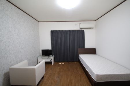 ヴィレッジナウ岡本　１階　